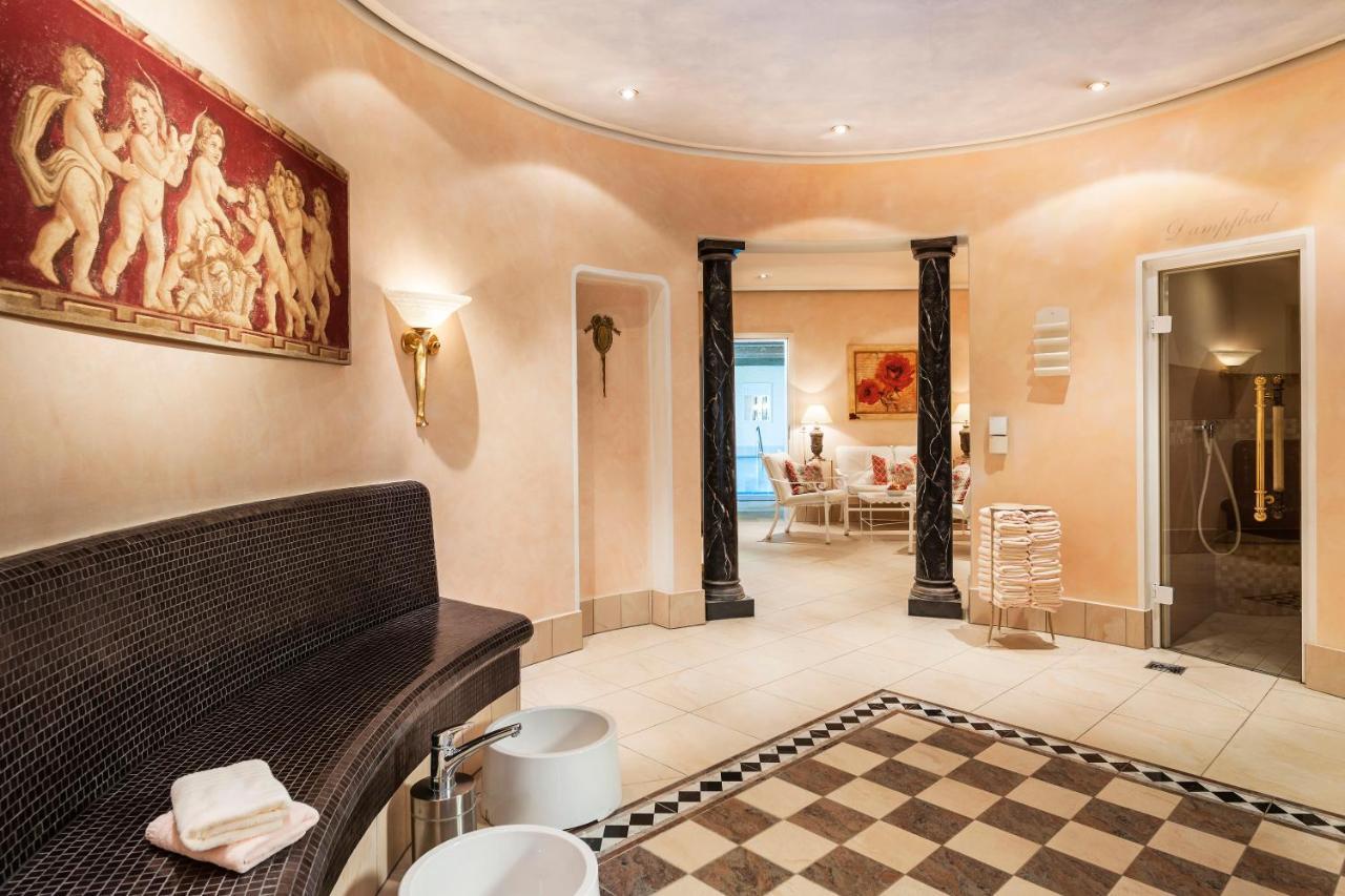 Relais & Chateaux Hotel Schwarzmatt 바덴바일러 외부 사진