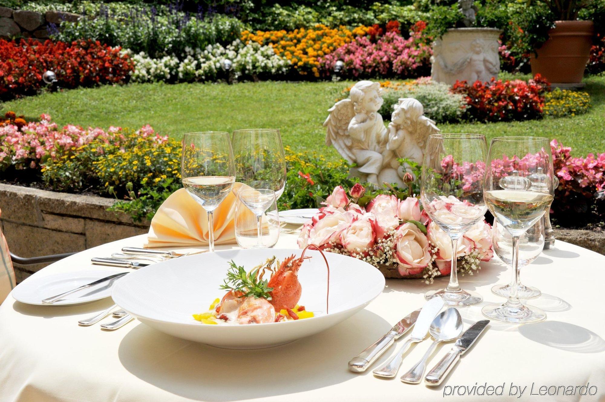 Relais & Chateaux Hotel Schwarzmatt 바덴바일러 레스토랑 사진
